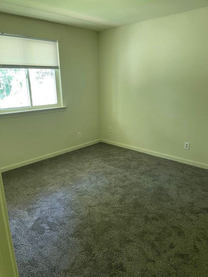 2004 Warren Ave #G - Photo 4 of 5