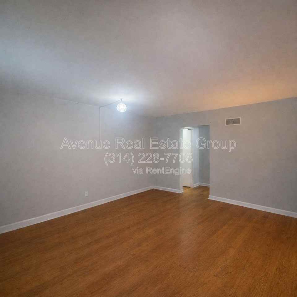 7116 Clayton Rd - Photo 3 of 12