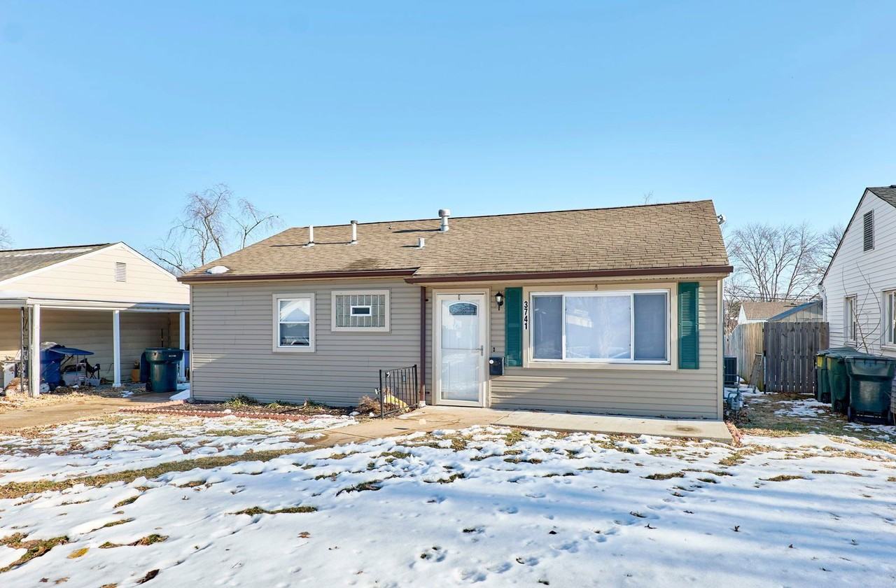 3741 Primm St - Photo 3 of 34