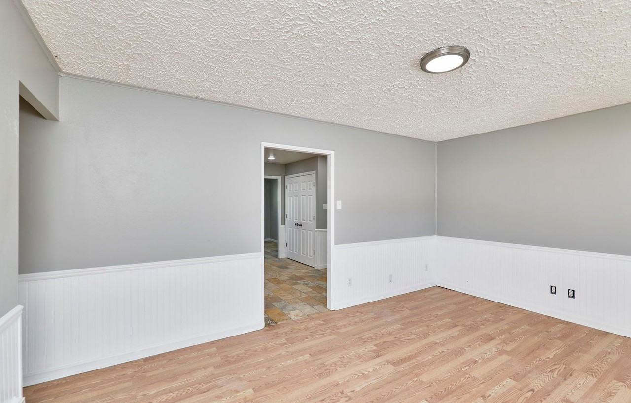 3741 Primm St - Photo 6 of 34