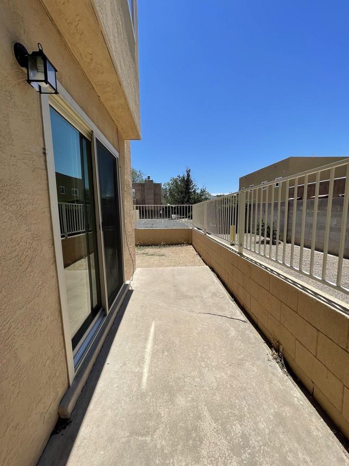 3621 Wellesley Dr Ne #C - Photo 6 of 15