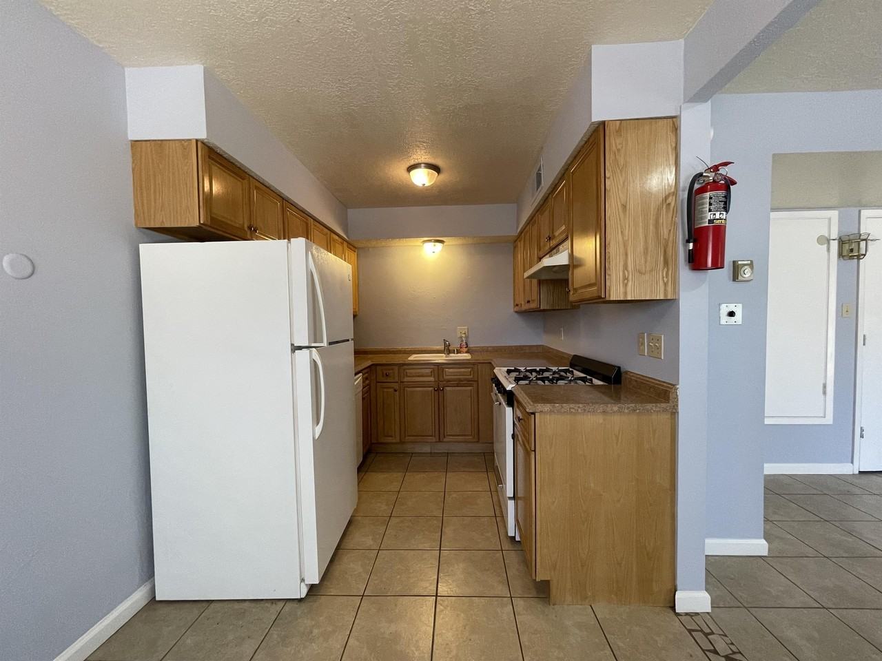 3621 Wellesley Dr Ne #C - Photo 3 of 15