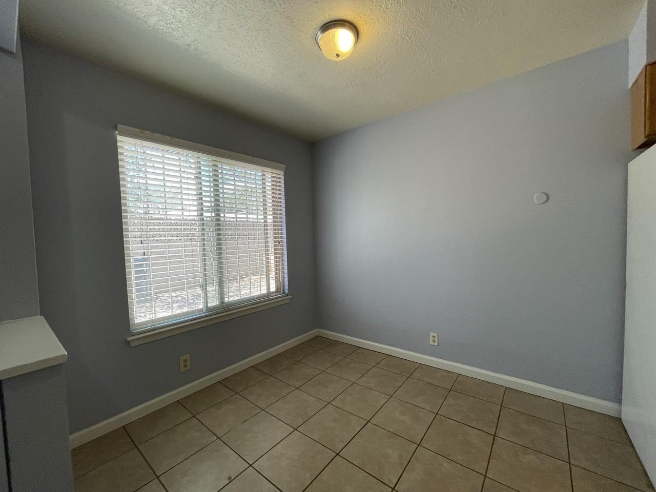 3621 Wellesley Dr Ne #C - Photo 4 of 15