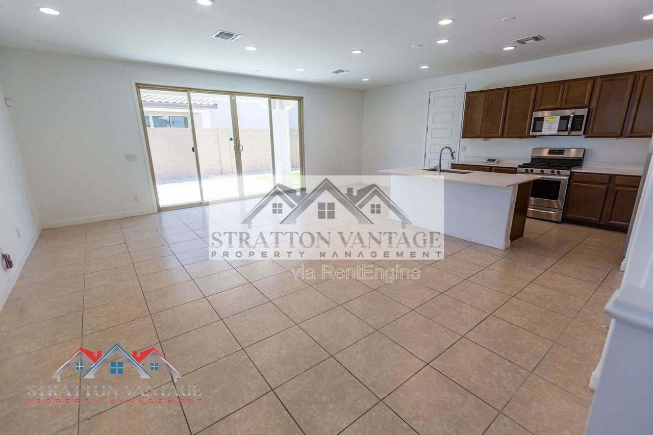 9907 E Tahoe Ave - Photo 6 of 32