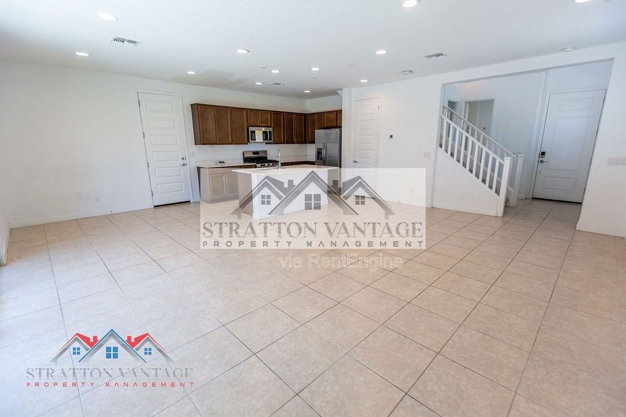 9907 E Tahoe Ave - Photo 7 of 32