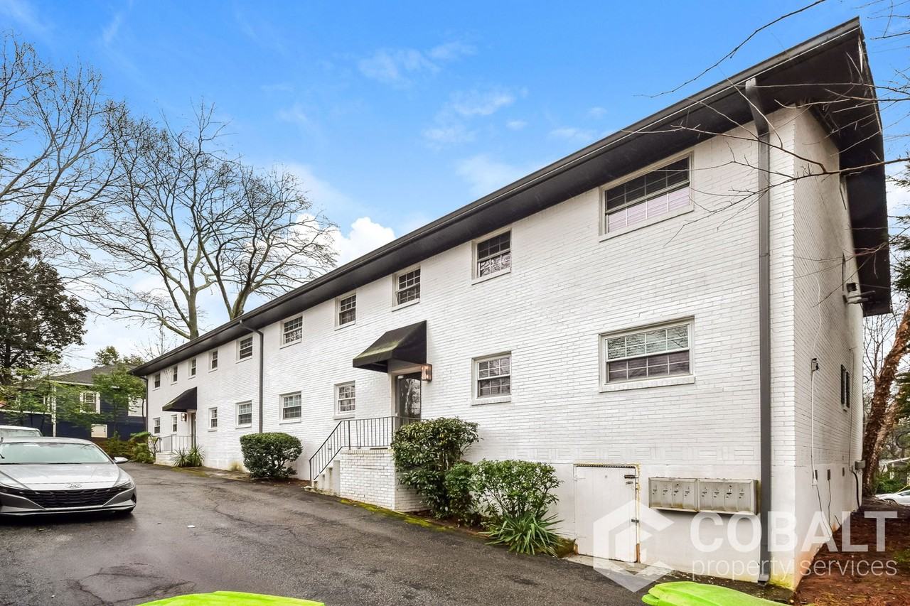 401 Clifton Rd Ne #3 - Photo 3 of 16