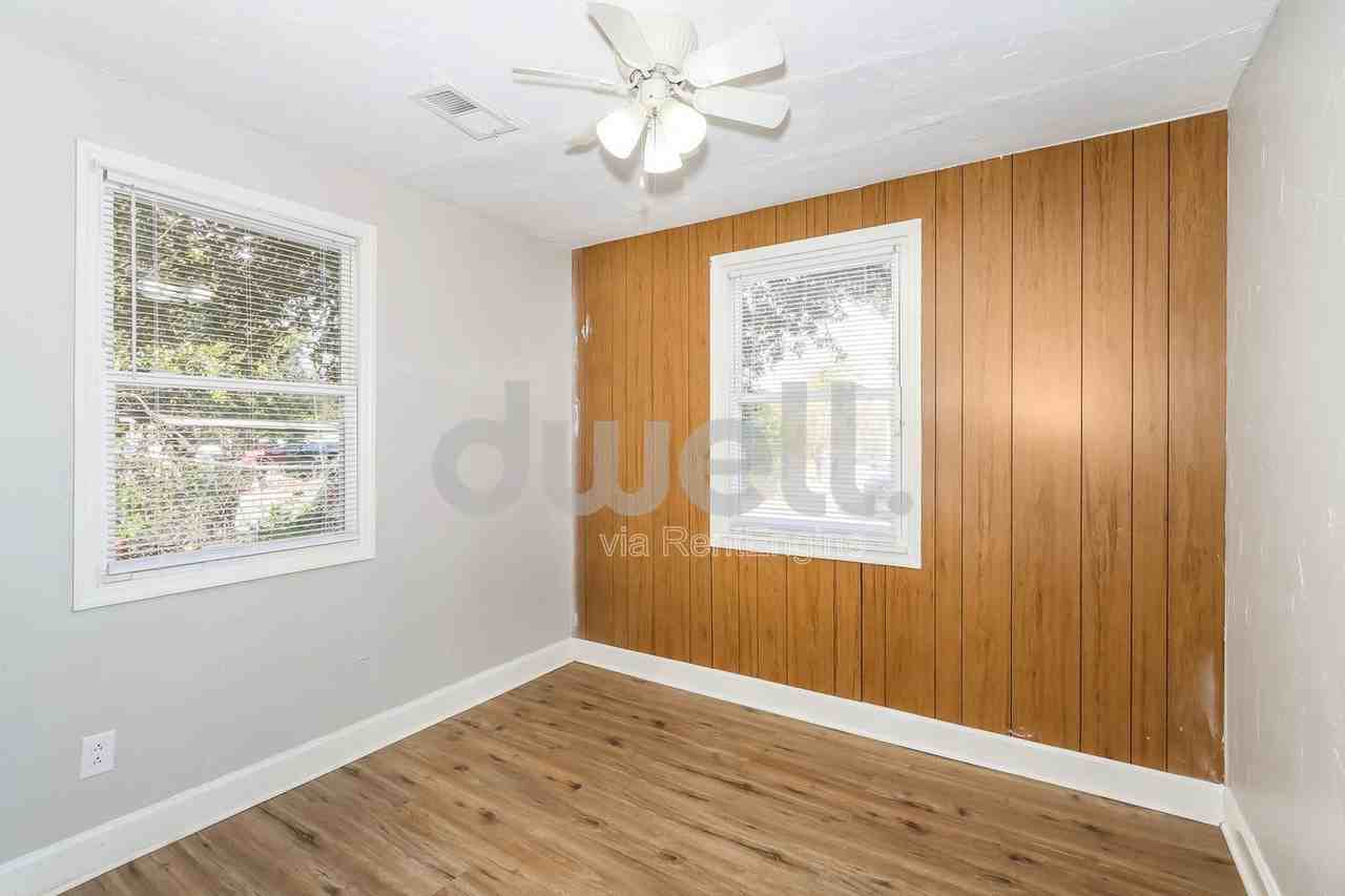 1918 Dabney Dr - Photo 7 of 15