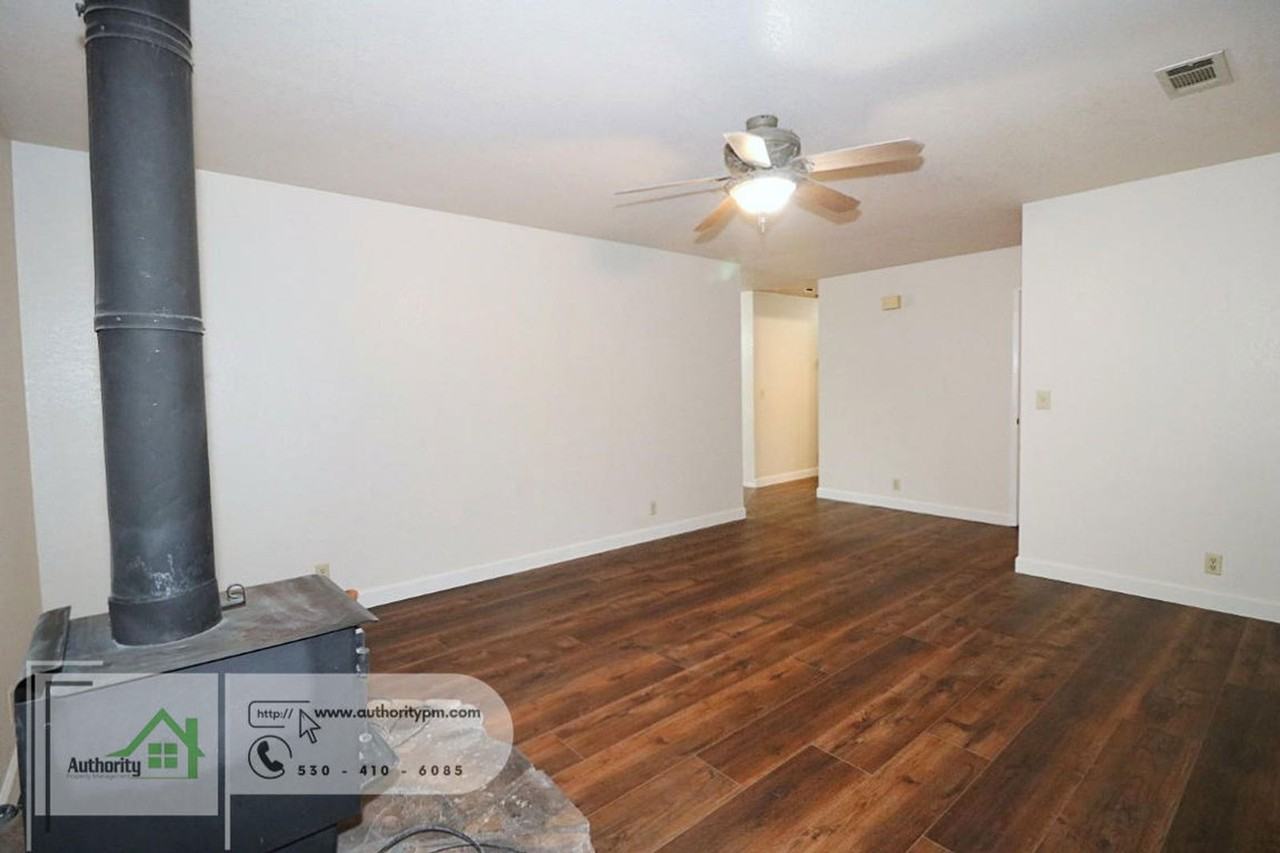 2272 Wilson Ave - Photo 4 of 20