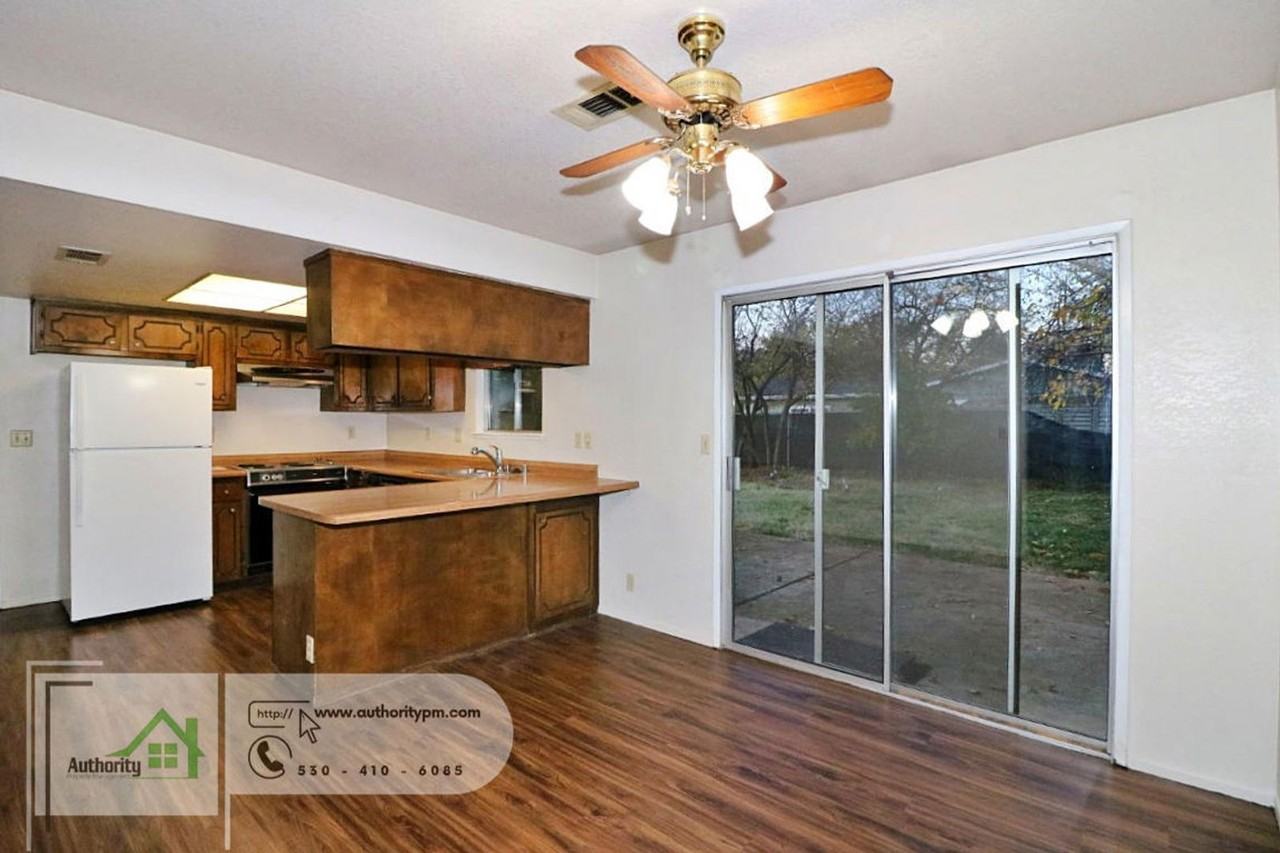 2272 Wilson Ave - Photo 6 of 20