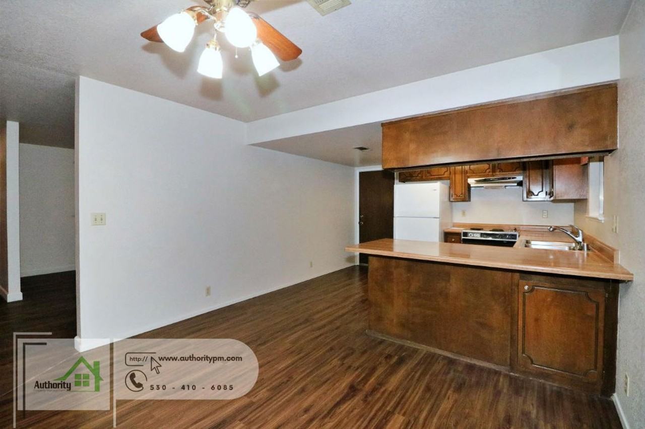 2272 Wilson Ave - Photo 7 of 20