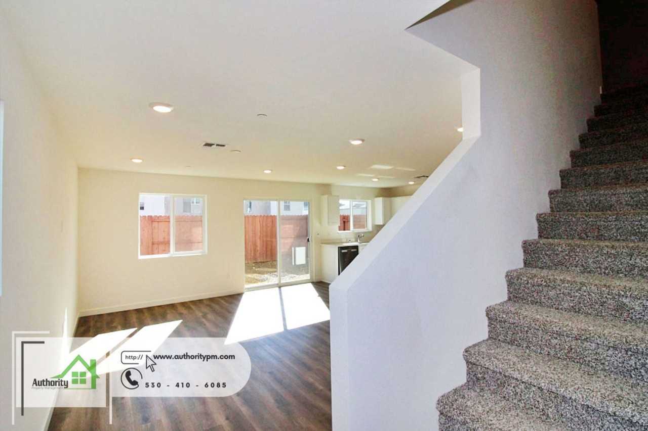 845 Congaree Ln - Photo 4 of 27