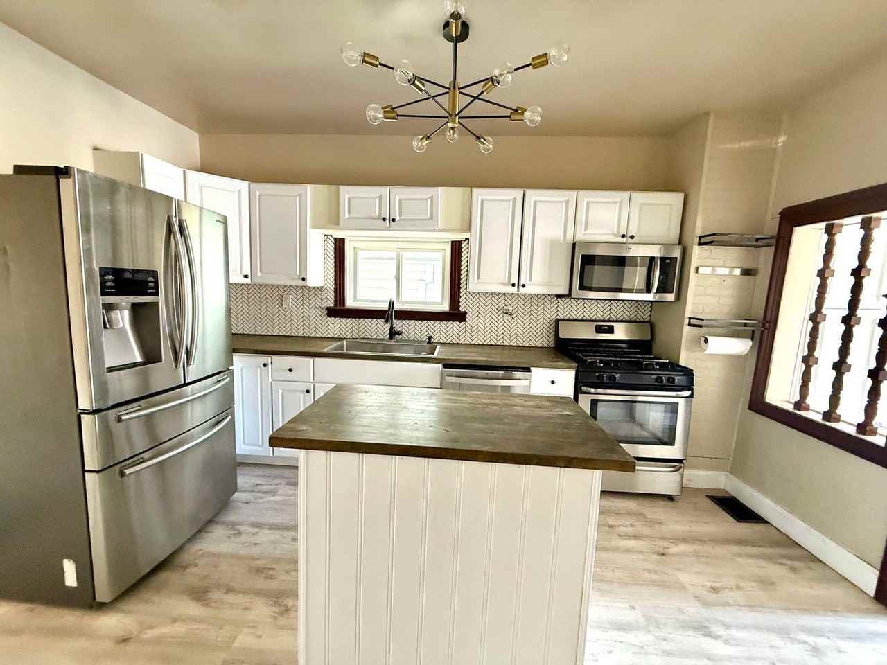 219 Mount Joy St - Photo 2 of 14