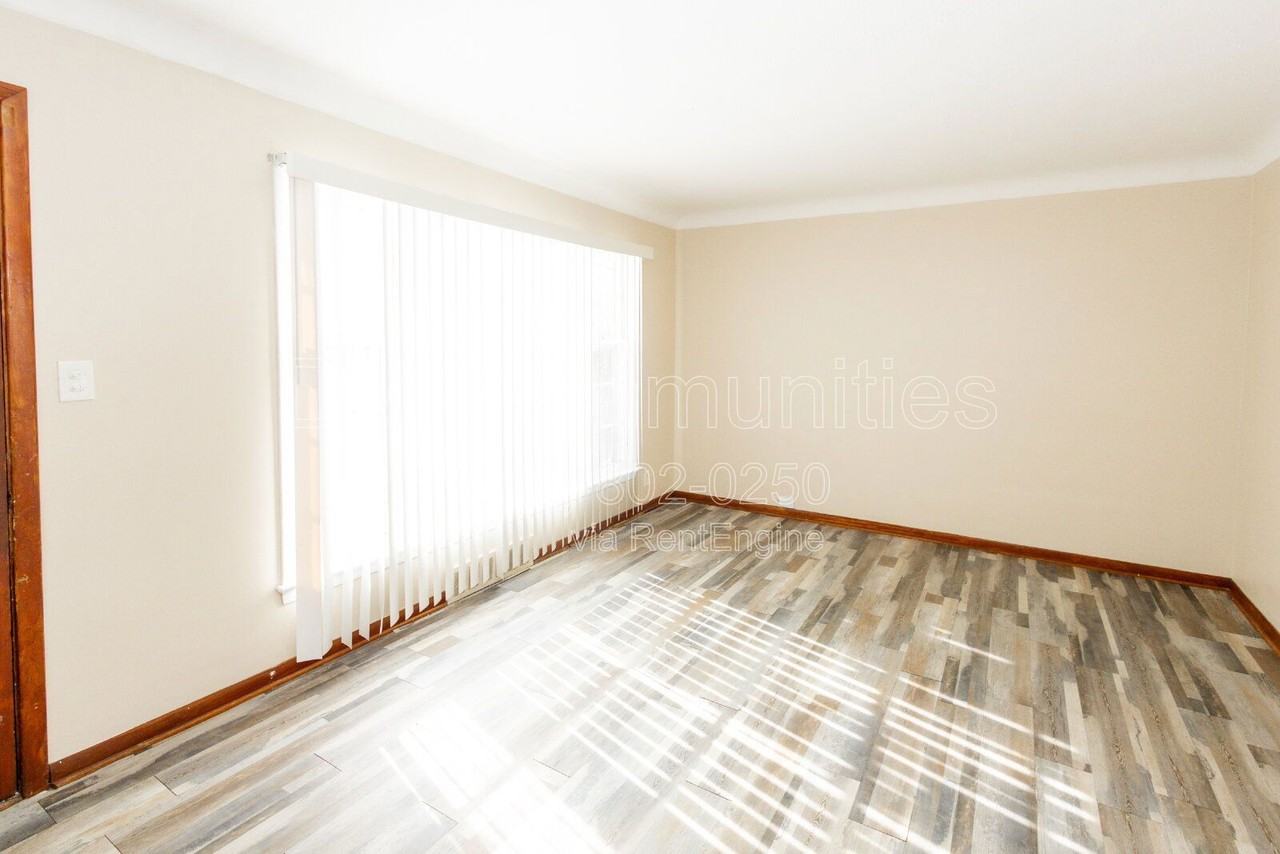 14147 Pease Rd - Photo 4 of 23