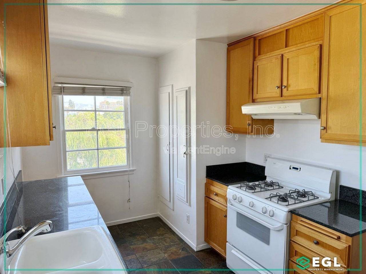 949 S Sierra Bonita Ave #7 - Photo 5 of 10