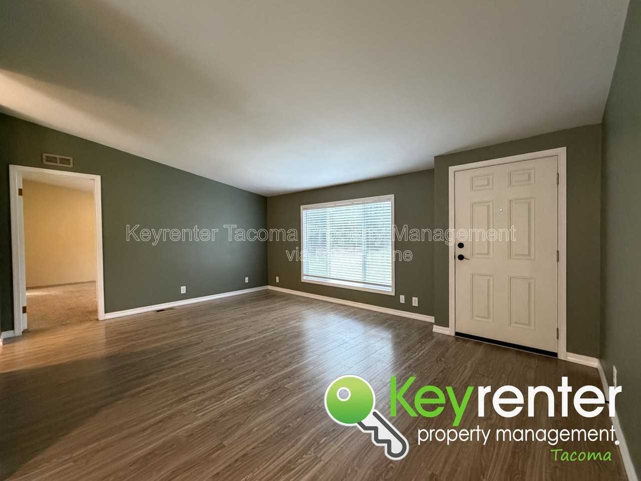 121 349th St S - Photo 2 of 31