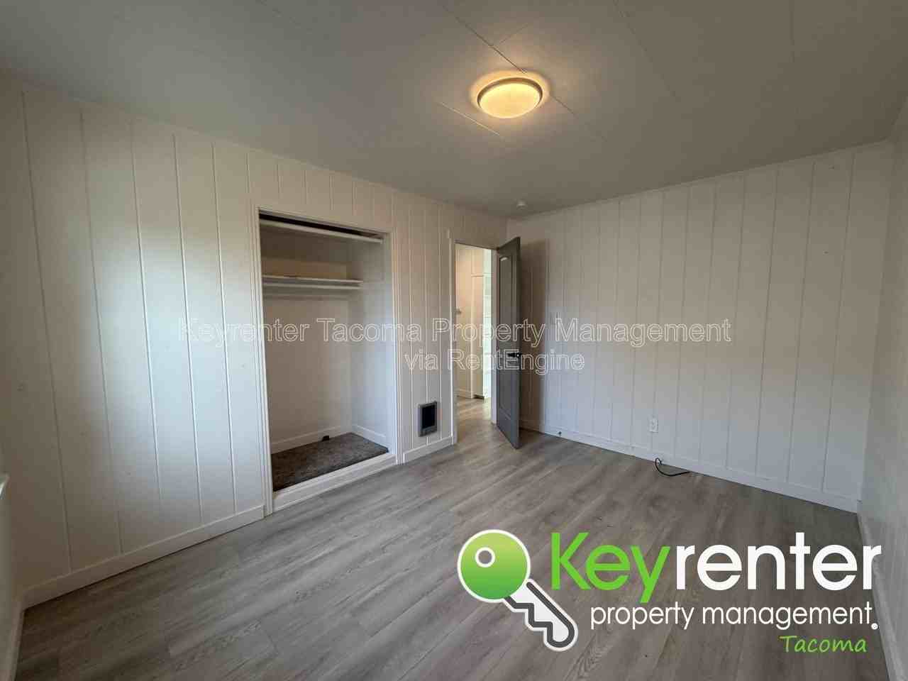 1823 S Sprague Ave - Photo 7 of 16