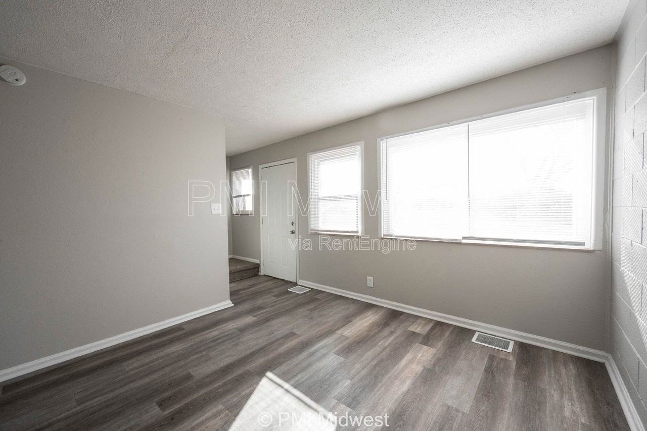 6050 E 16th St - Photo 2 of 25