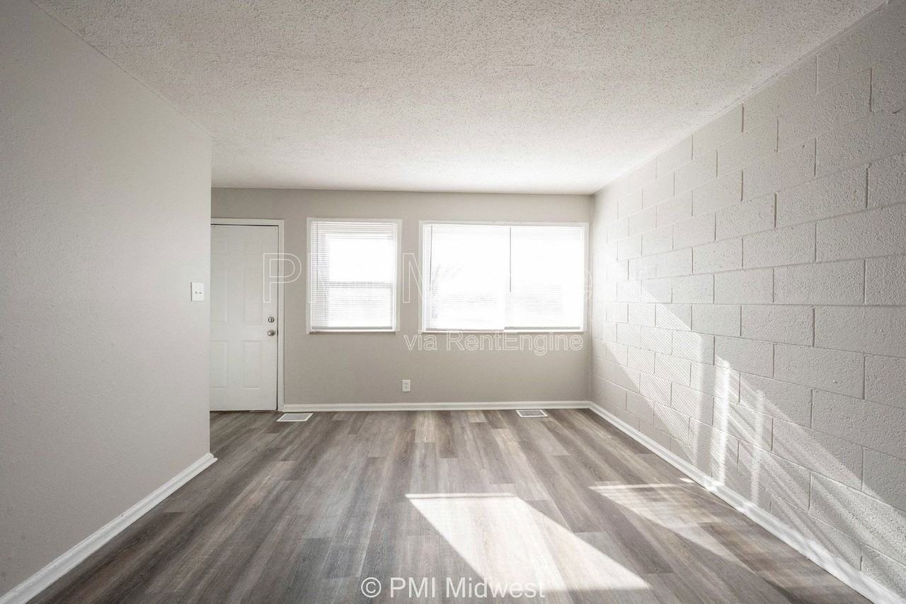 6050 E 16th St - Photo 3 of 25