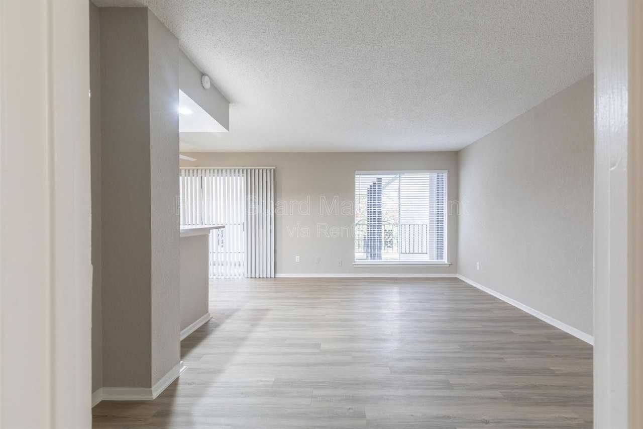 2286 Ridgmar Plz #96 - Photo 4 of 29