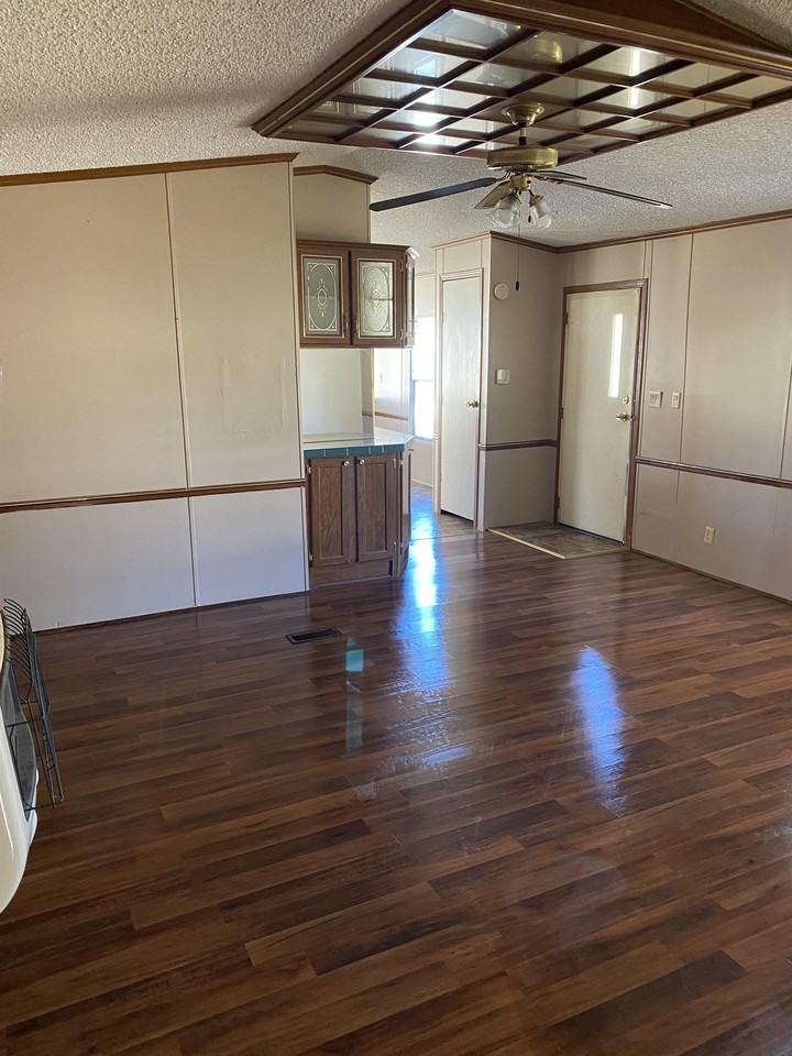 307 Piper Dr - Photo 3 of 9