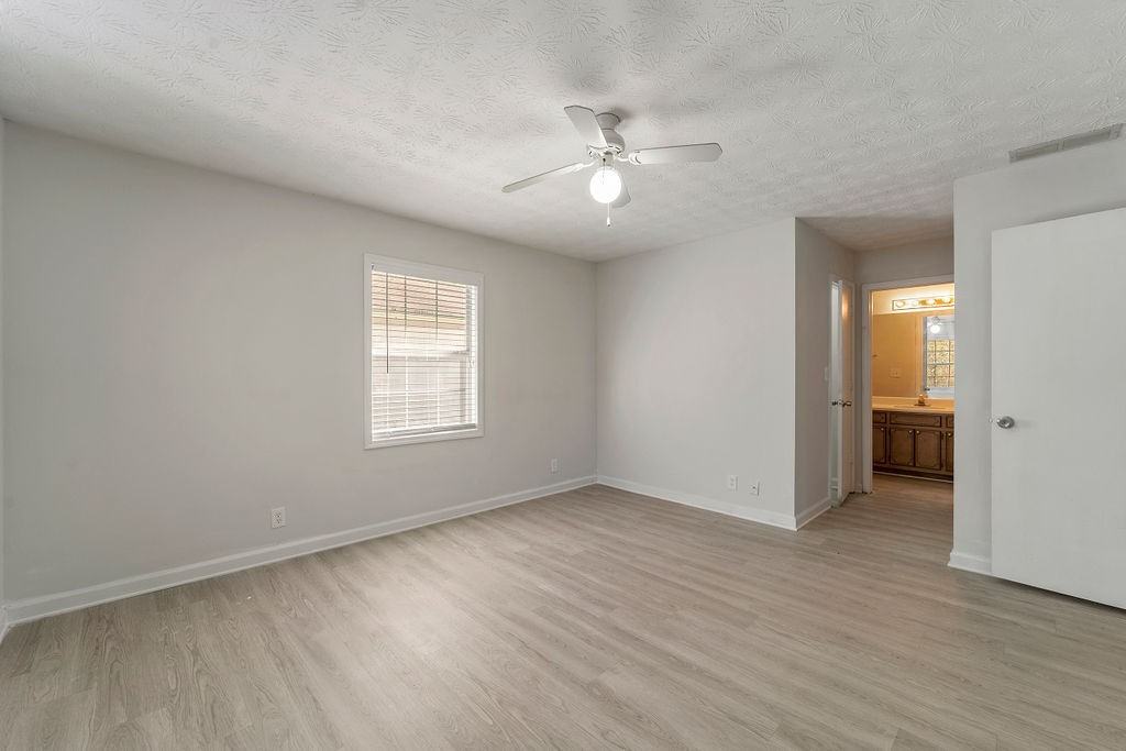 2612 Shore Wood Ct Ne #2614 - Photo 3 of 13