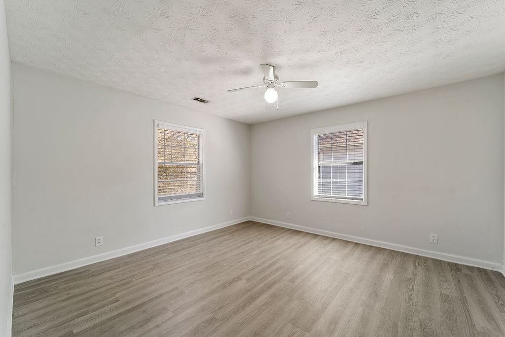 2612 Shore Wood Ct Ne #2614 - Photo 6 of 13