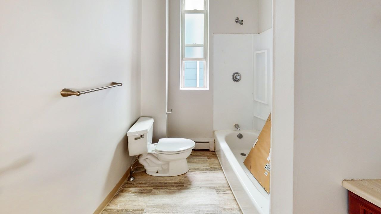 171 Trenton Streettrenton Street #2 - Photo 5 of 9