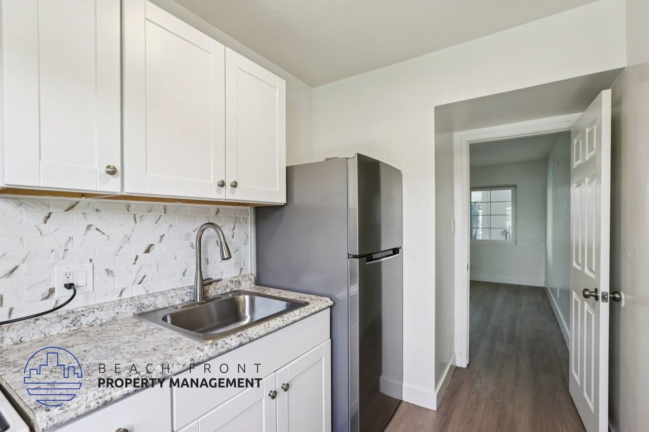 Gale Apartments - Photo 2 of 17