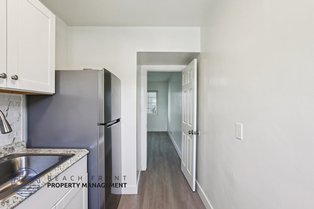 Gale Apartments - Photo 3 of 17