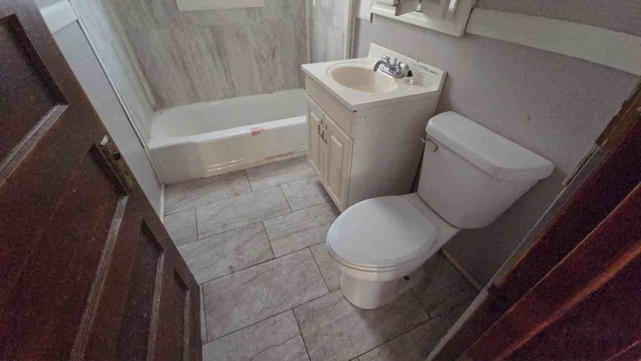 2115 E Remington St - Photo 2 of 7