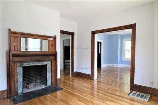 32 Mansfield St - Photo 3 of 11