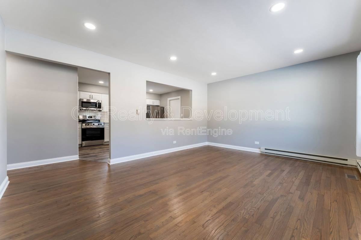 390 Oak Ave - Photo 2 of 10