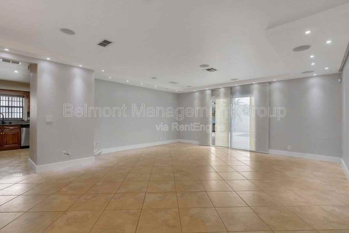 283 N Ranger Blvd - Photo 3 of 10