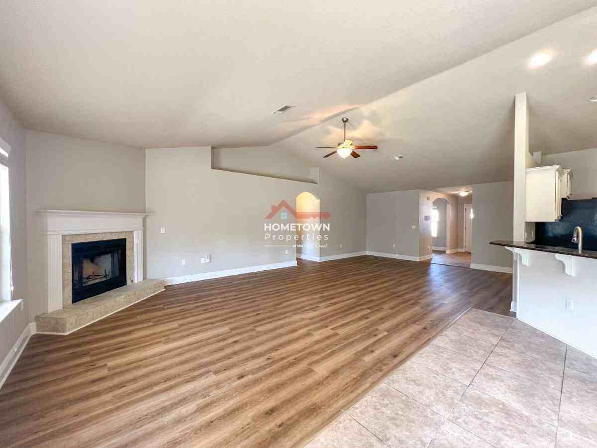 5588 Inspiration St - Photo 2 of 10