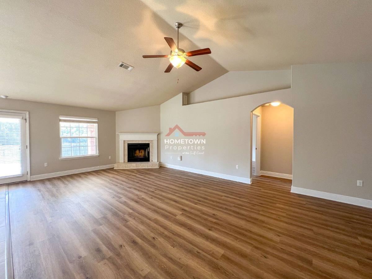 5588 Inspiration St - Photo 3 of 10