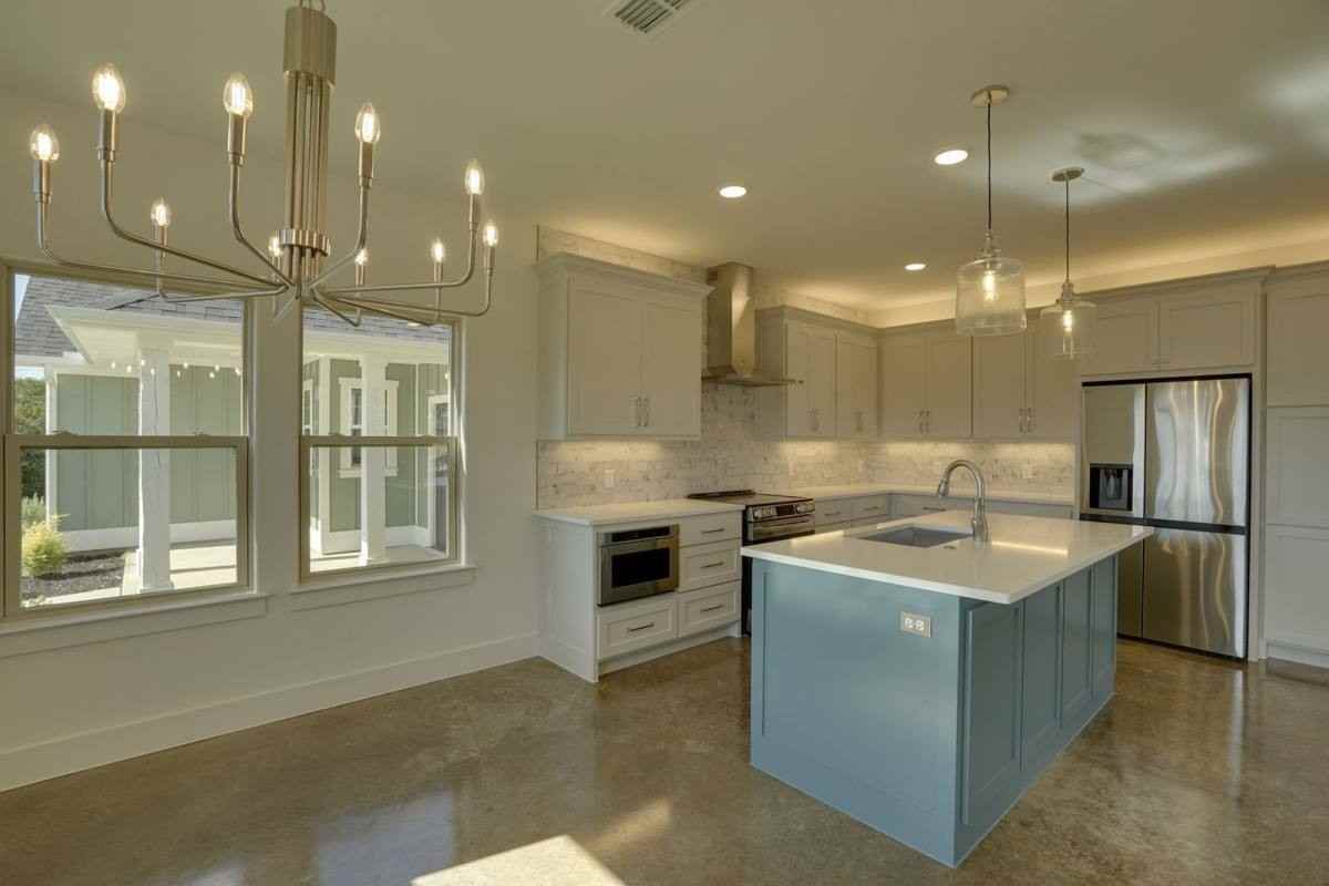 300 Red Bird Dr - Photo 2 of 9