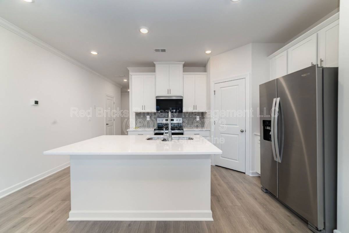 Smithwood Ct - Photo 7 of 9