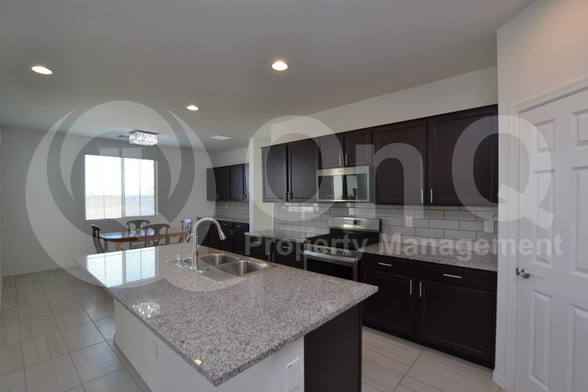 22663 E Estrella Rd - Photo 3 of 10