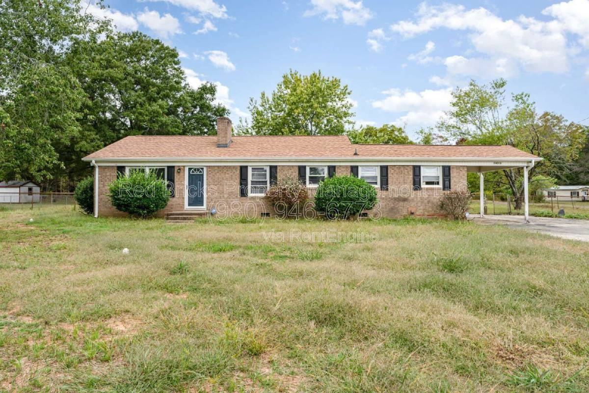14013 Eastfield Rd - Photo 2 of 10