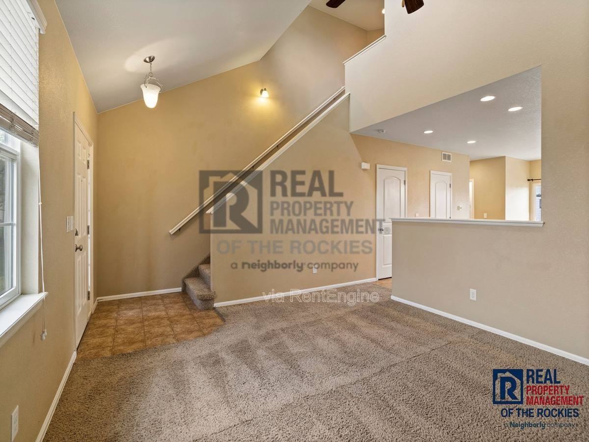 1620 Kelmsley Ct - Photo 3 of 10