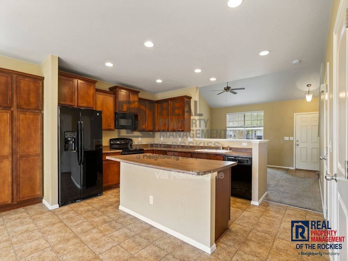 1620 Kelmsley Ct - Photo 4 of 10