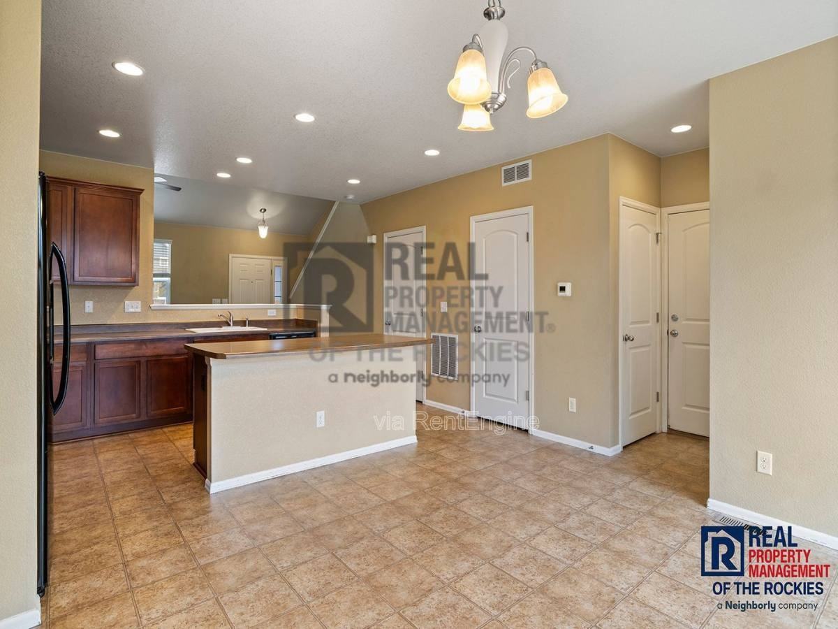 1620 Kelmsley Ct - Photo 6 of 10