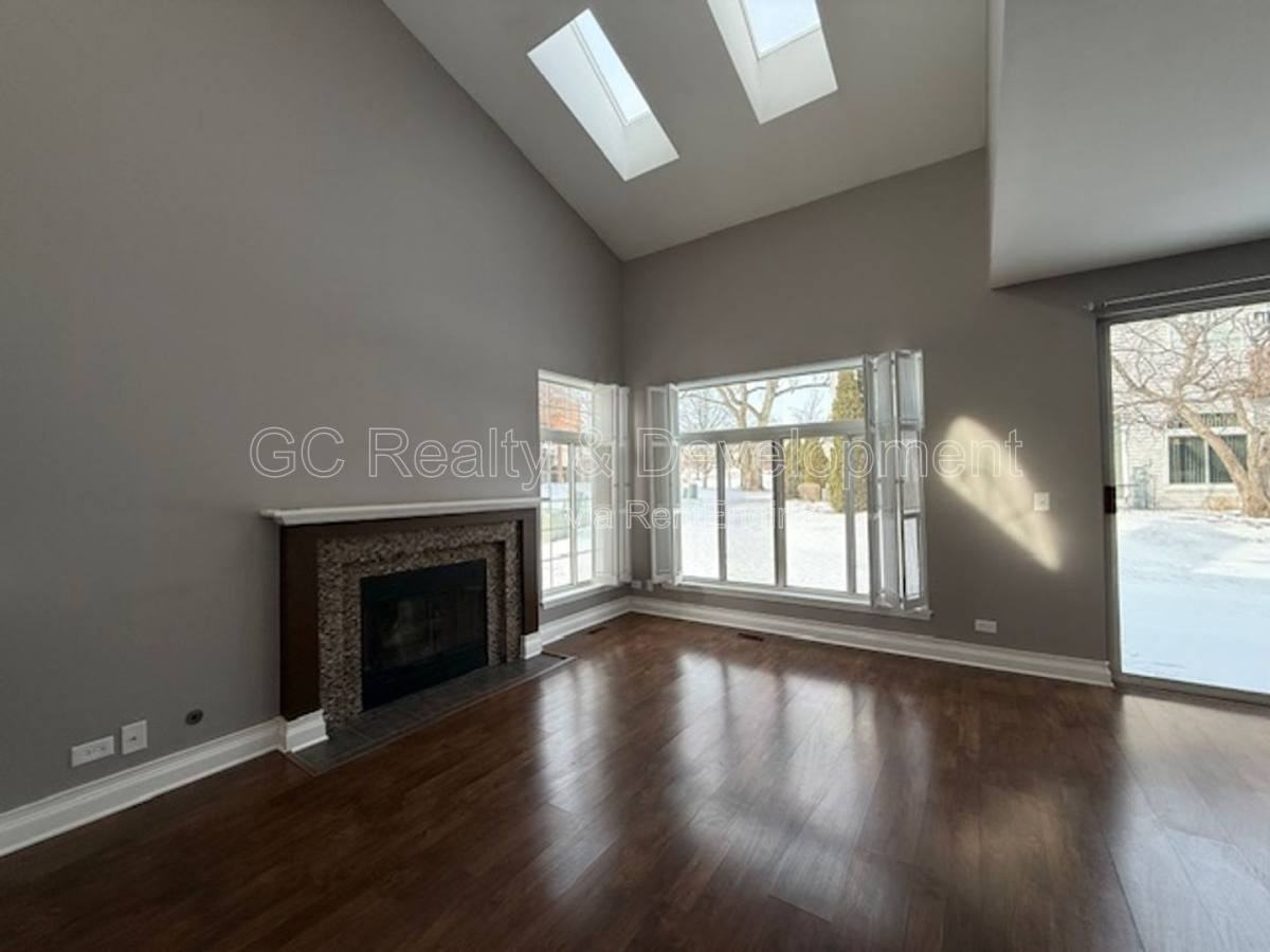1072 Ripple Rdg - Photo 3 of 10