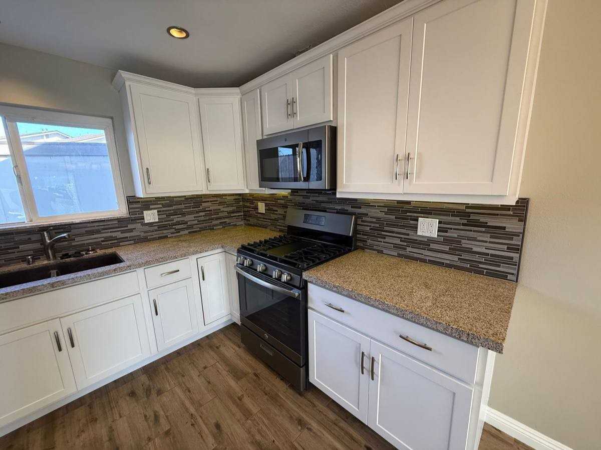 Argyle Dr - Photo 4 of 10