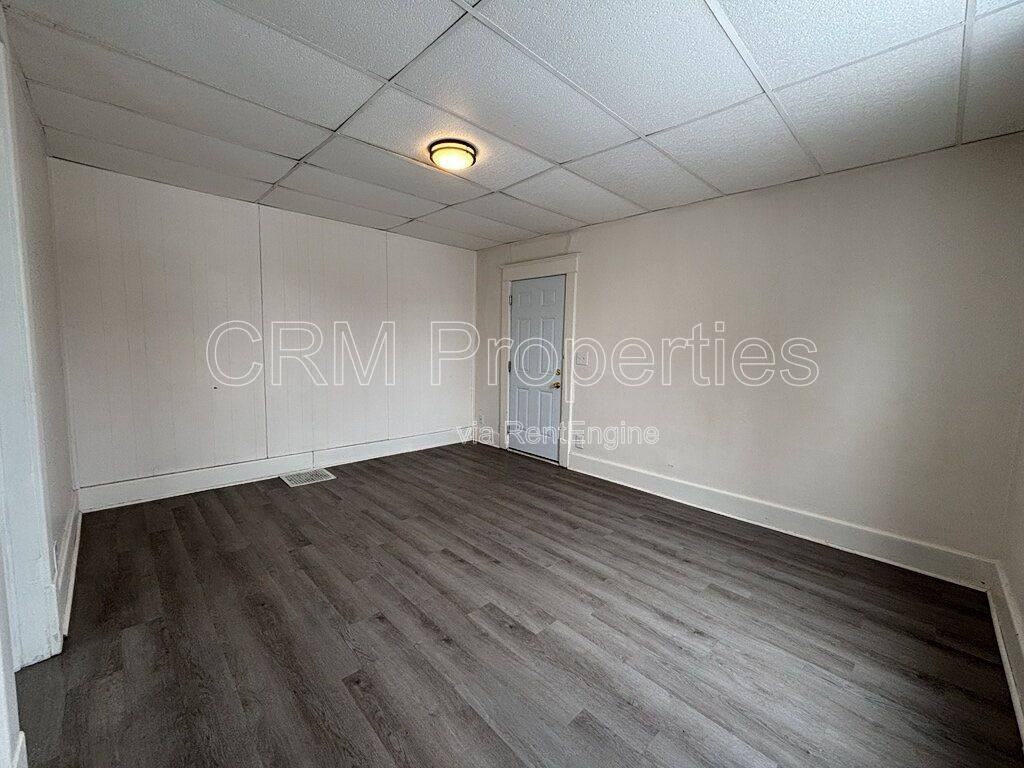 1039 S Washington St #2 - Photo 4 of 10