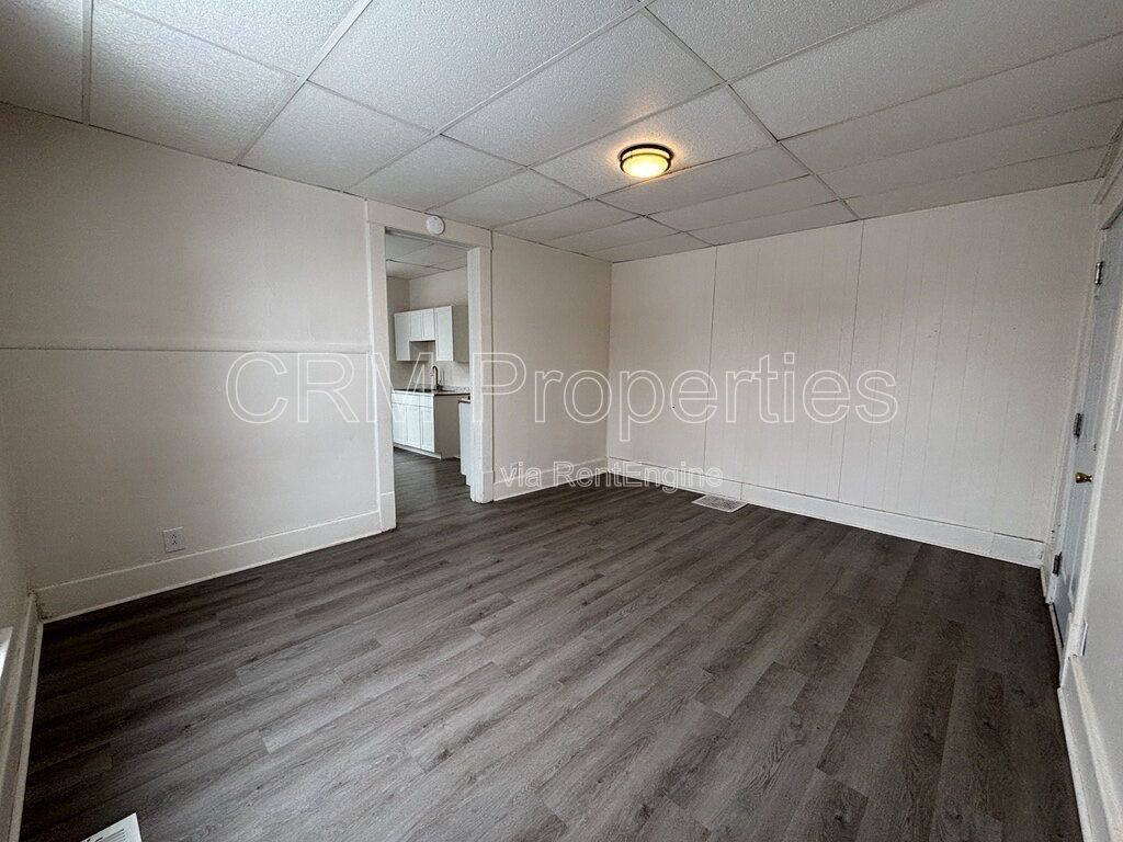 1039 S Washington St #2 - Photo 5 of 10