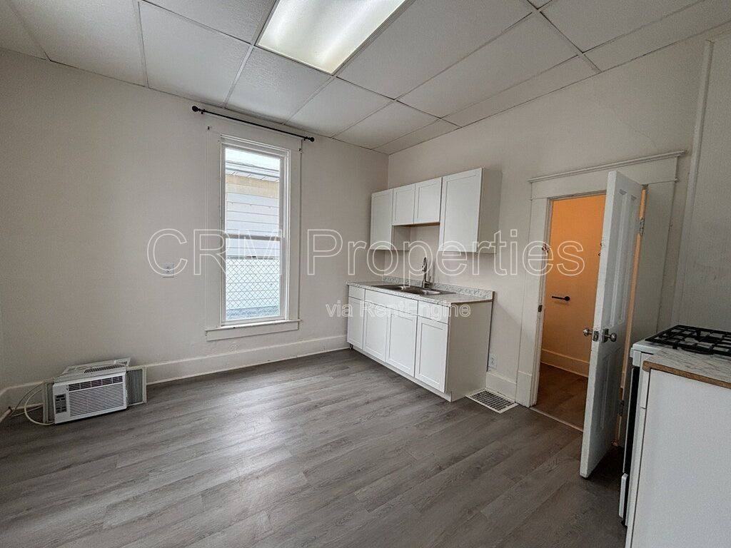 1039 S Washington St #2 - Photo 6 of 10