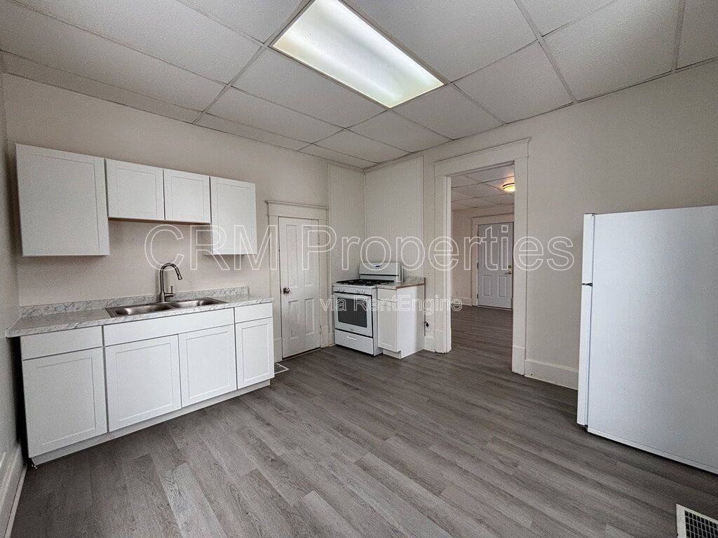 1039 S Washington St #2 - Photo 7 of 10