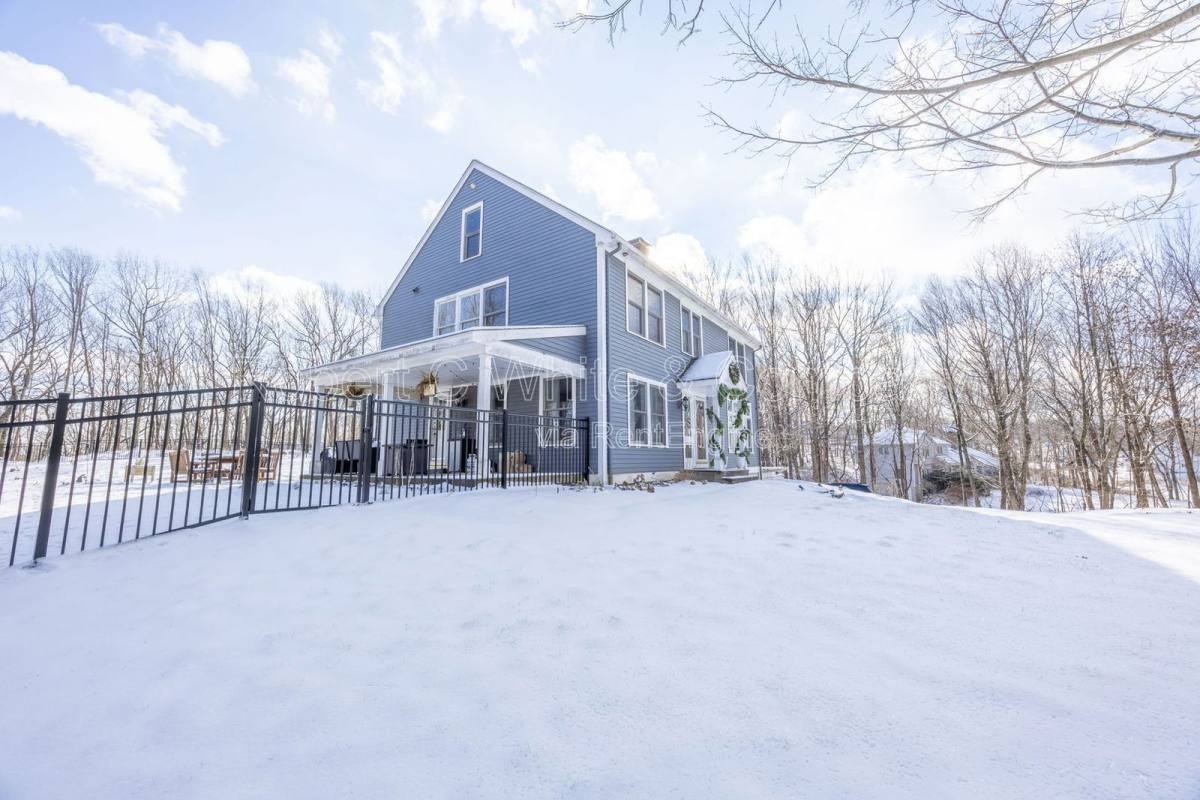 27 Saw Mill Rd - Photo 3 of 10