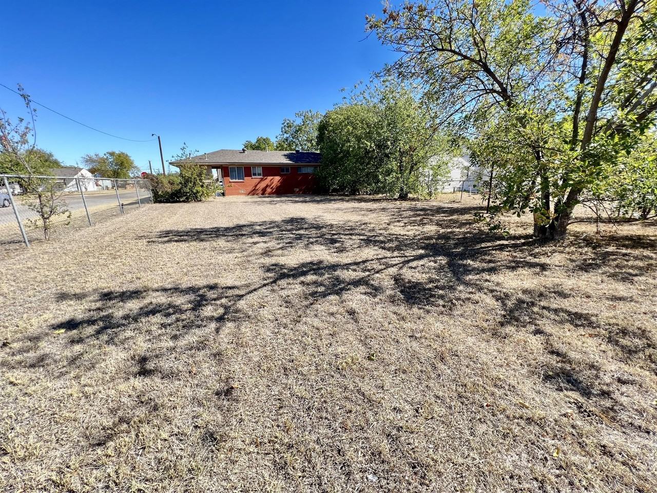 2400 Buchanan St - Photo 6 of 16